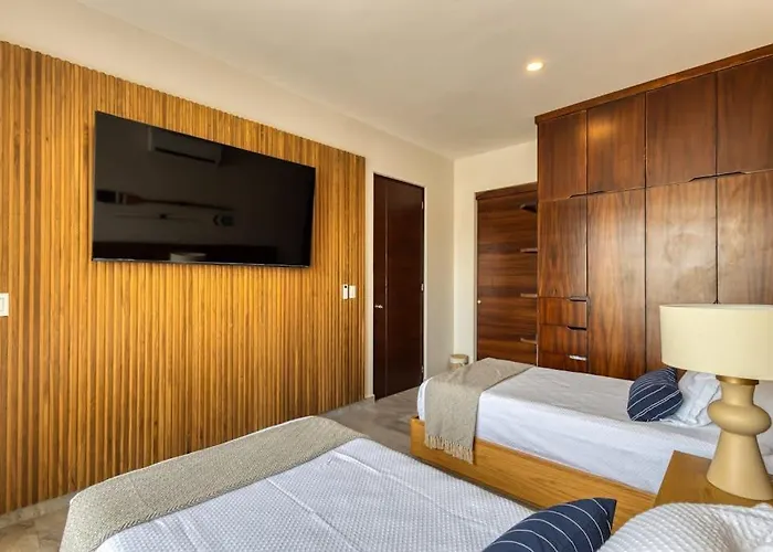 Peaceful Coastal With Pool, Balcony & Fitness Center Ferienhaus *
