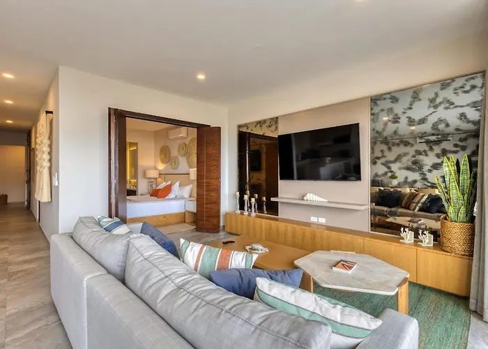 Ferienhaus Peaceful Coastal With Pool, Balcony & Fitness Center *